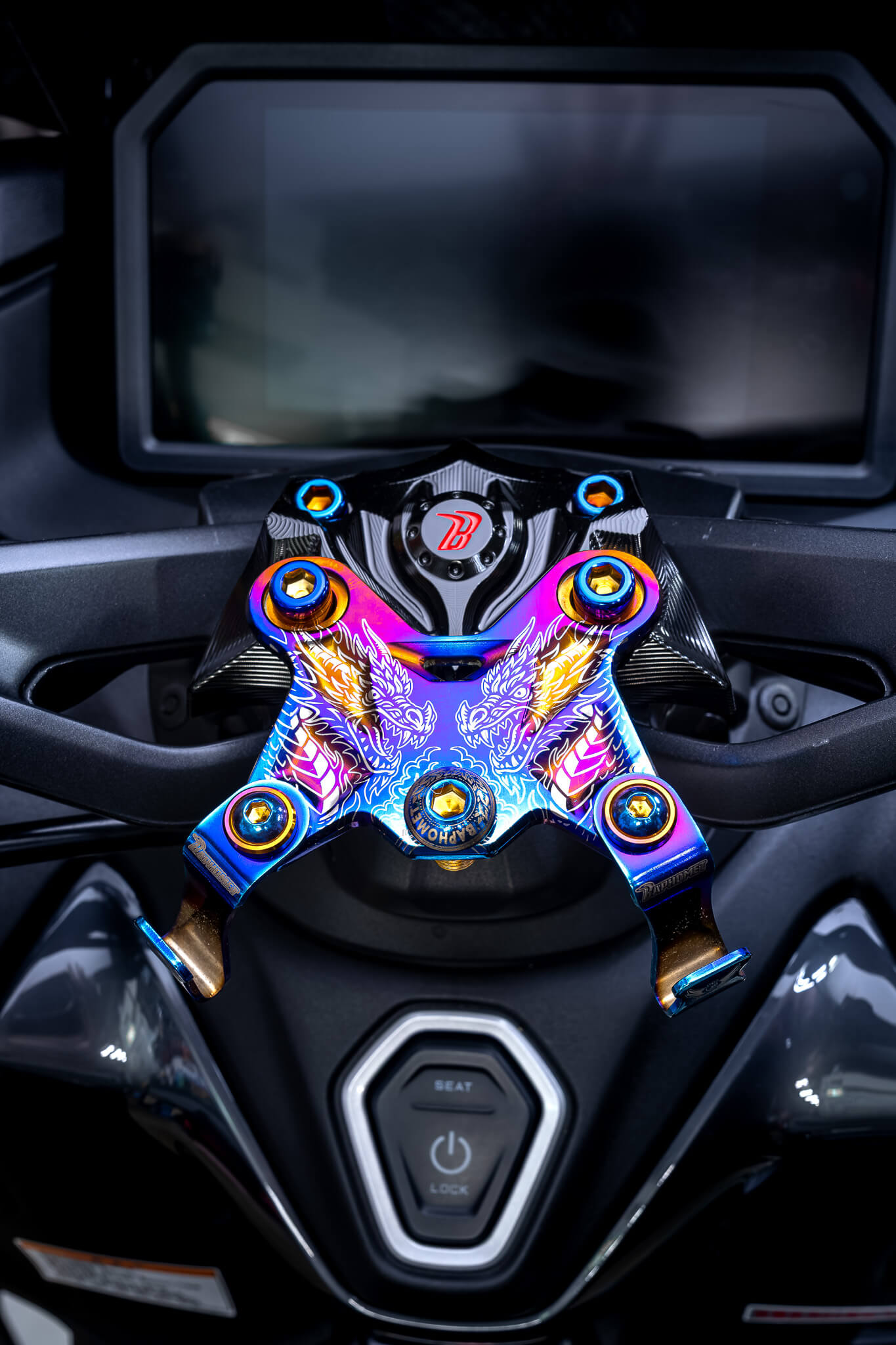 YAMAHA T-MAX 560 龍頭裝飾組+多功能套件