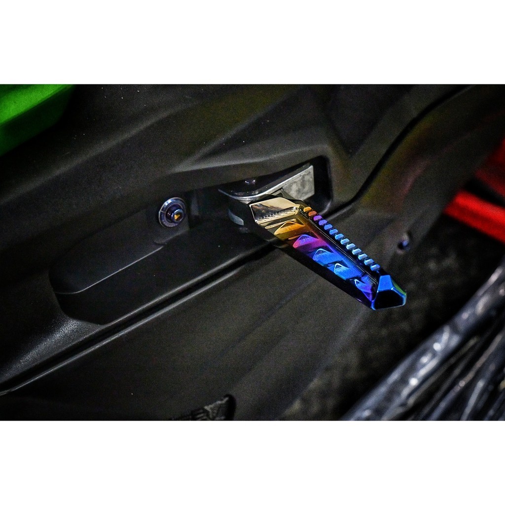 鈦合金燒色飛旋腳踏