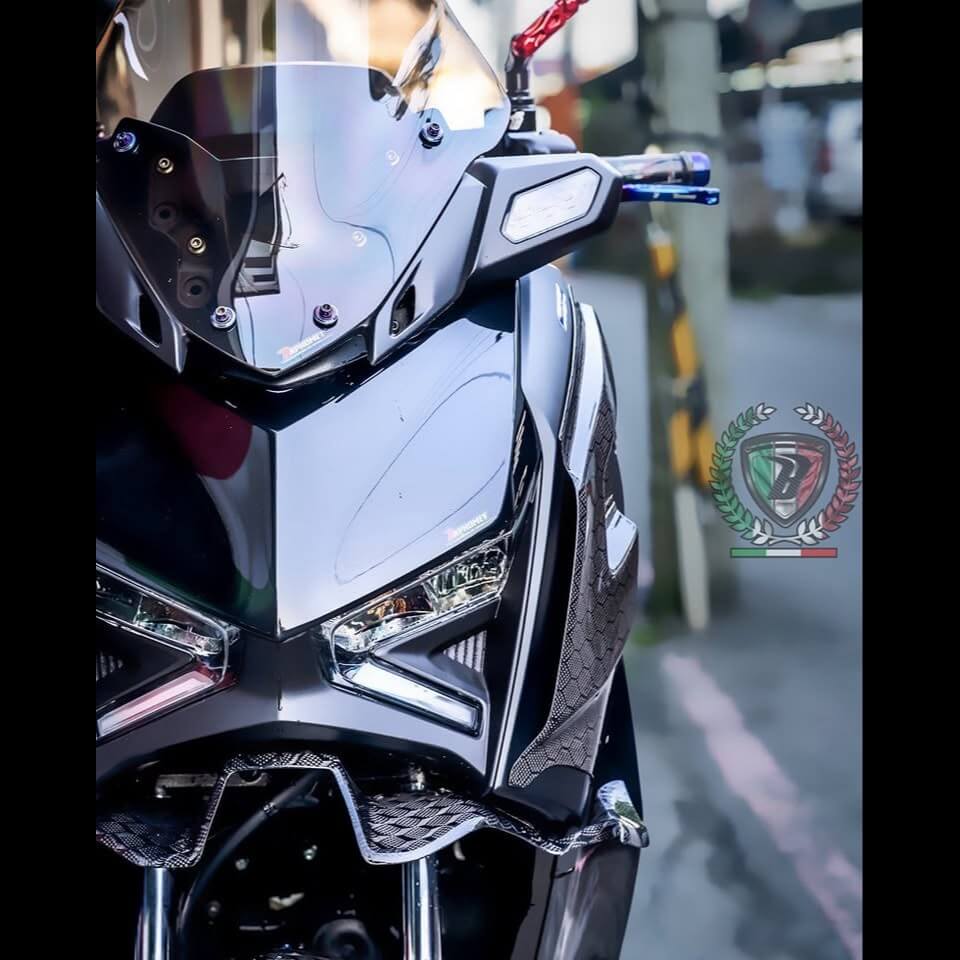 碳纖維車頭左右寬體套件