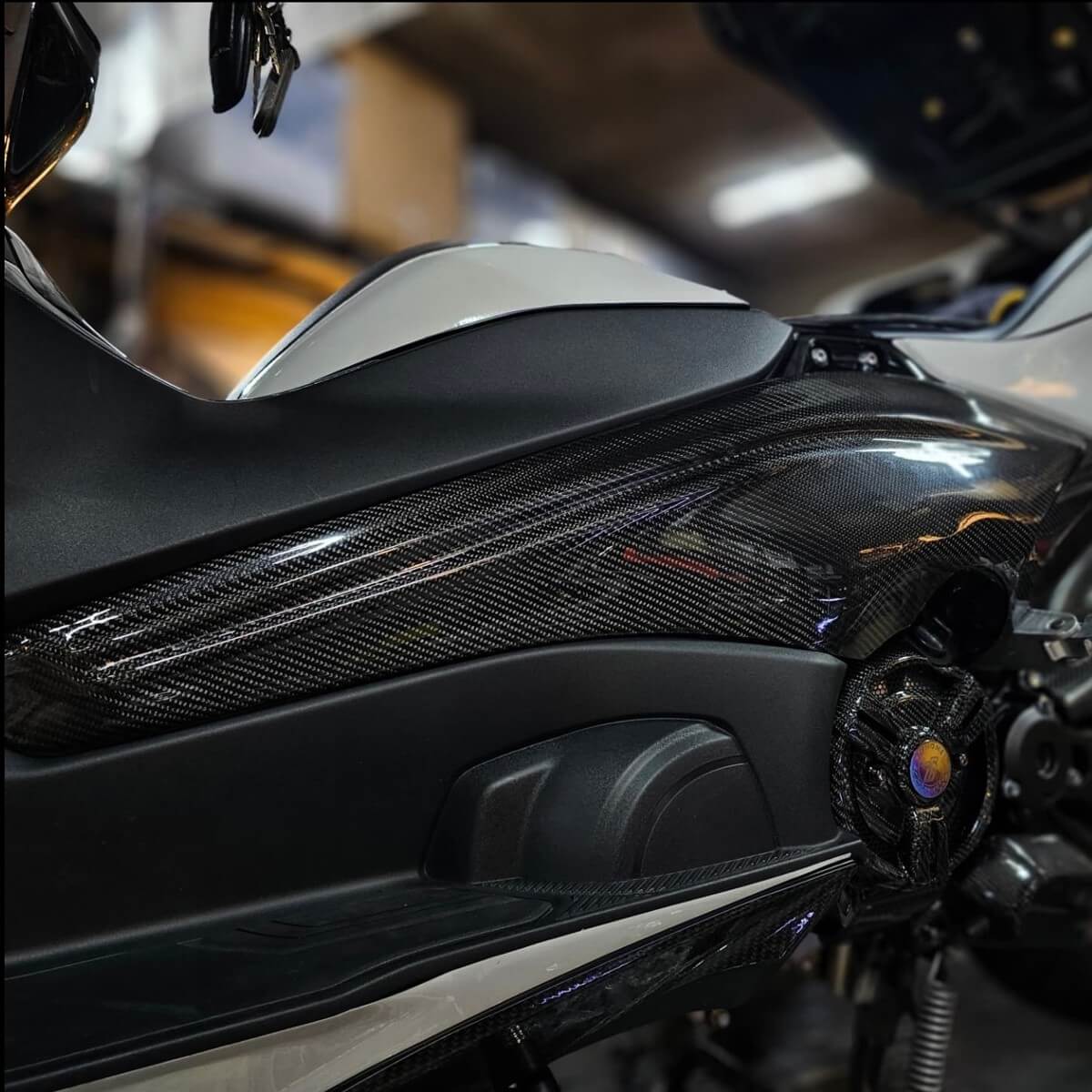 碳纖維車身關刀貼片