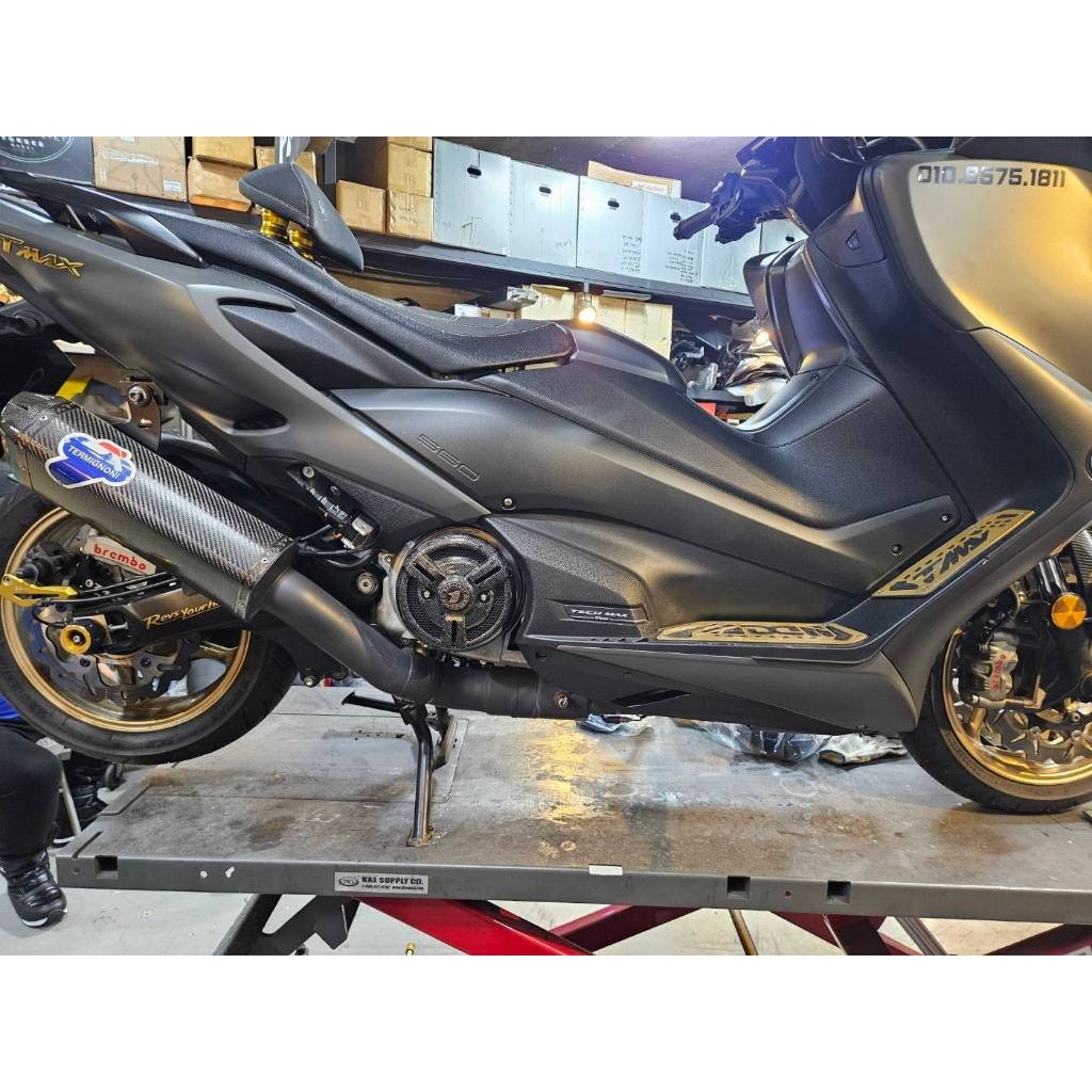 碳纖維引擎護蓋_輪框造型