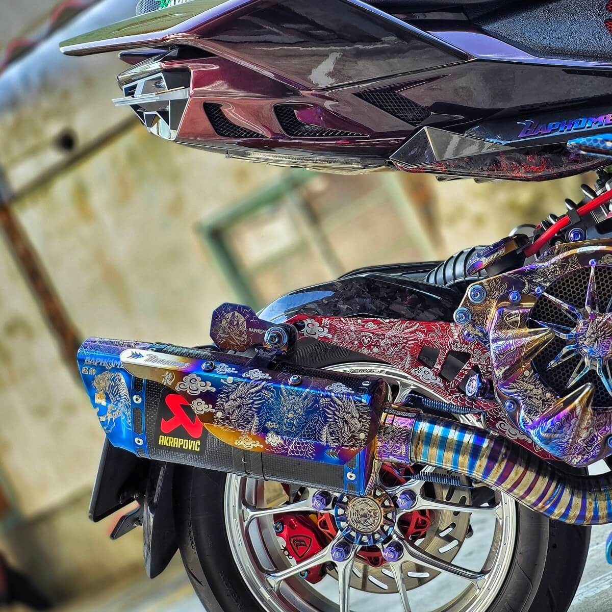 鈦合金八角造型裝飾牌