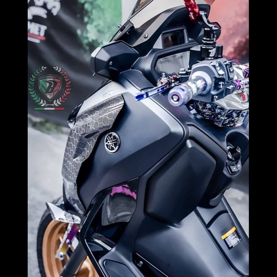 碳纖維車頭左右寬體套件