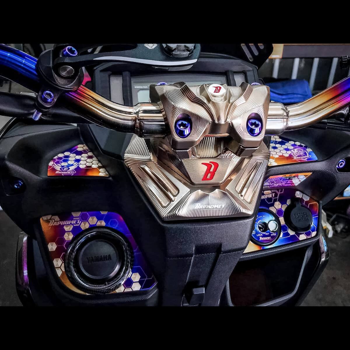 鋁合金陽極凹字點漆龍頭座