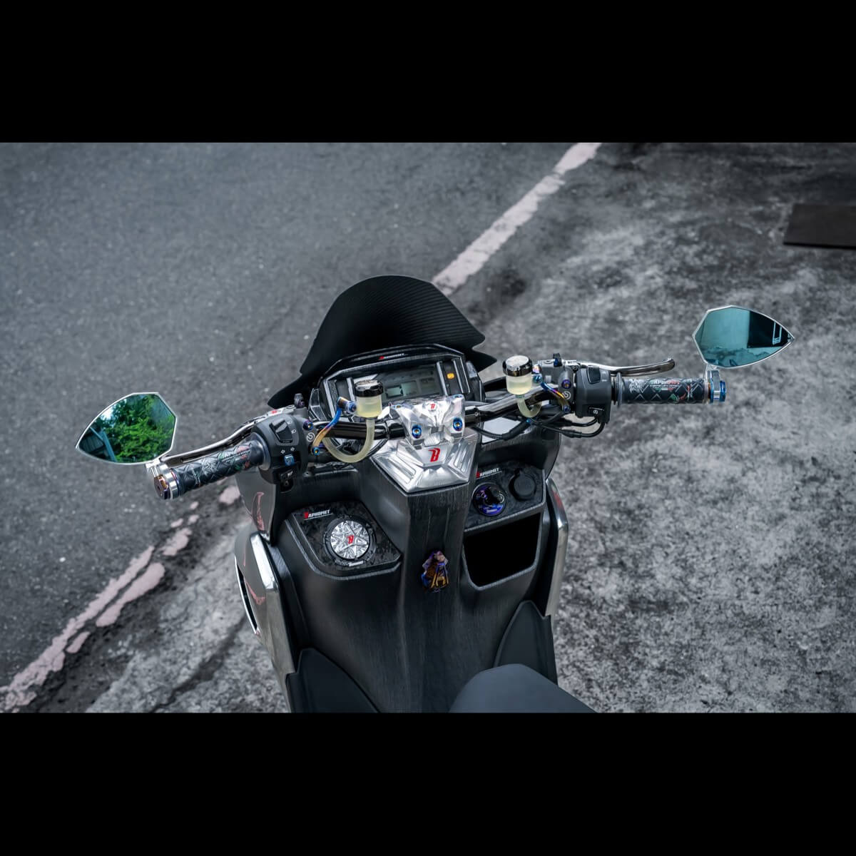 鋁合金陽極凹字點漆龍頭座