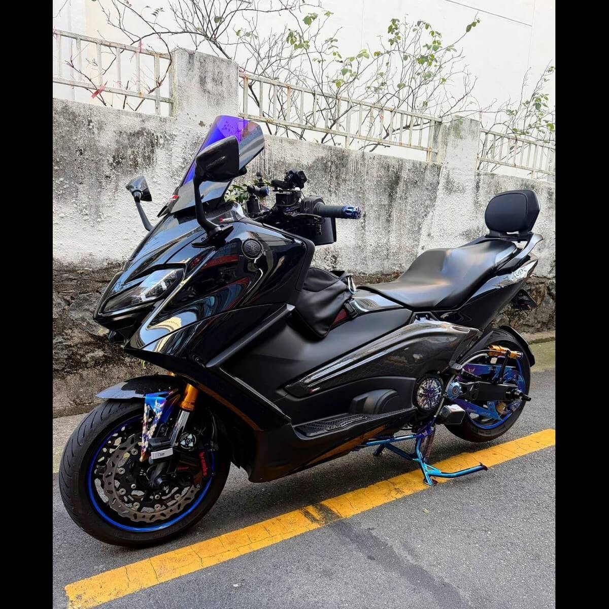 碳纖維車身關刀貼片