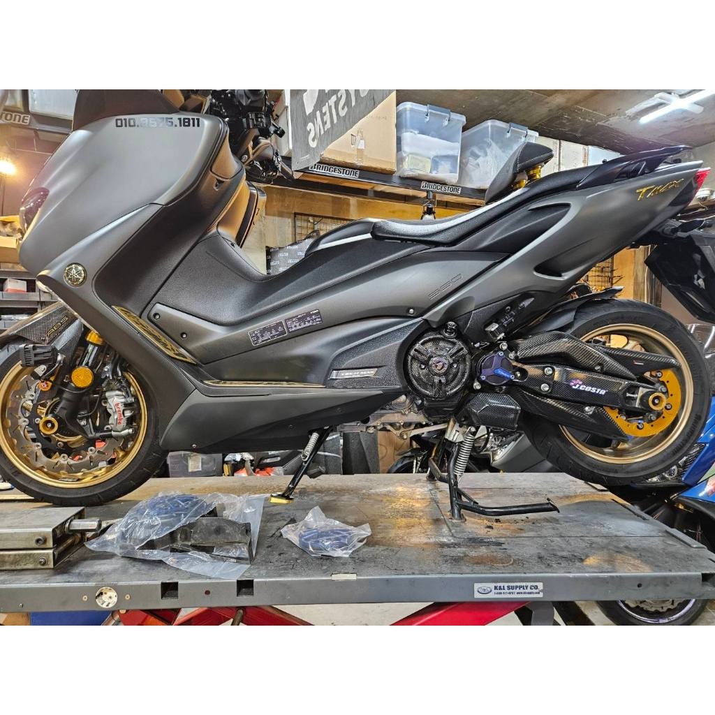 碳纖維引擎護蓋_輪框造型