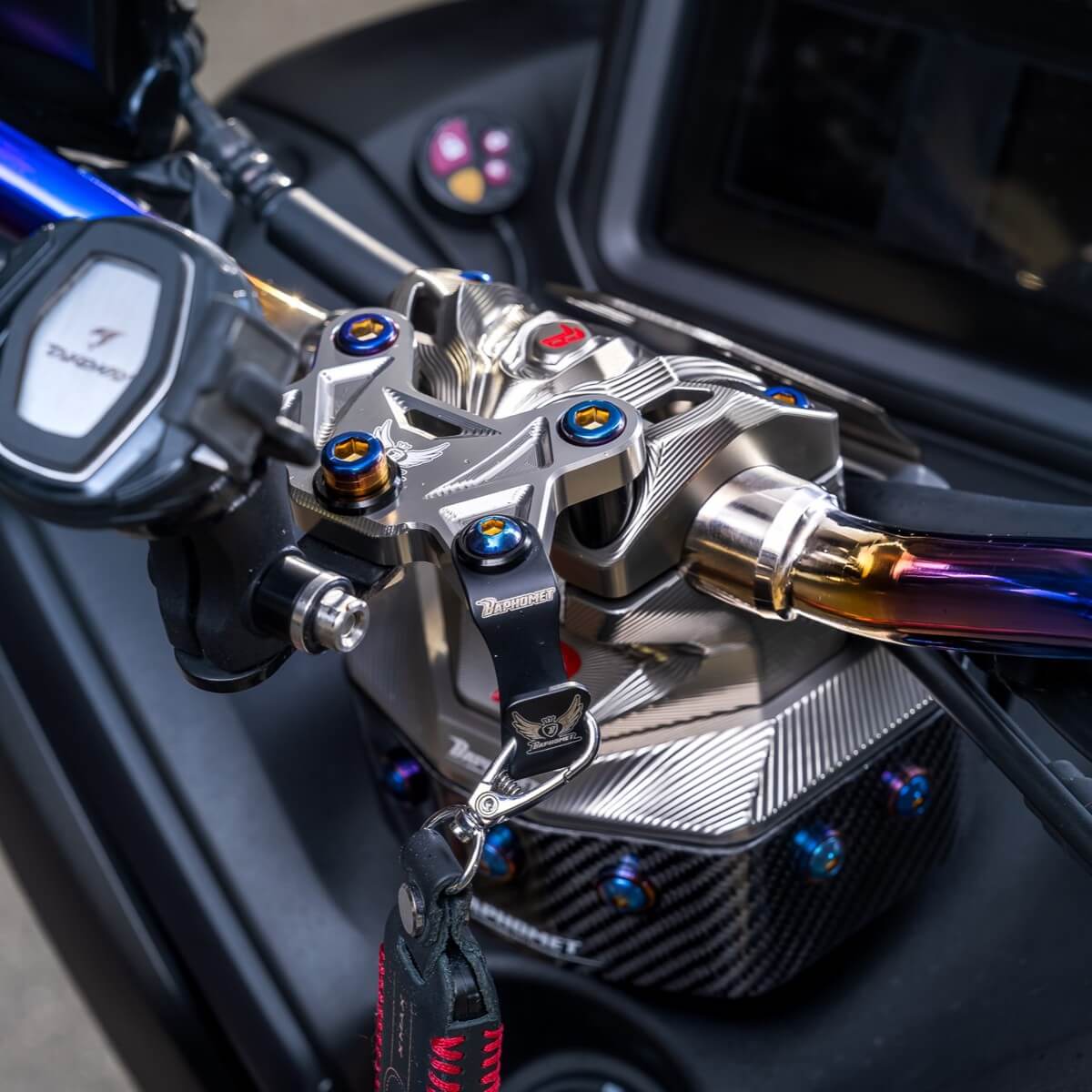 鋁合金陽極多功能蝴蝶延伸座(對應巴風特龍頭座)