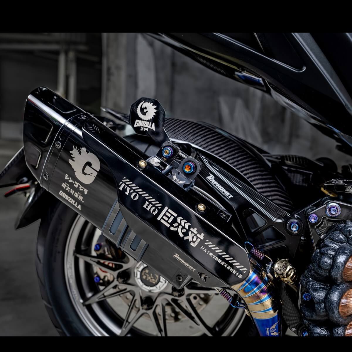 鈦合金八角造型裝飾牌