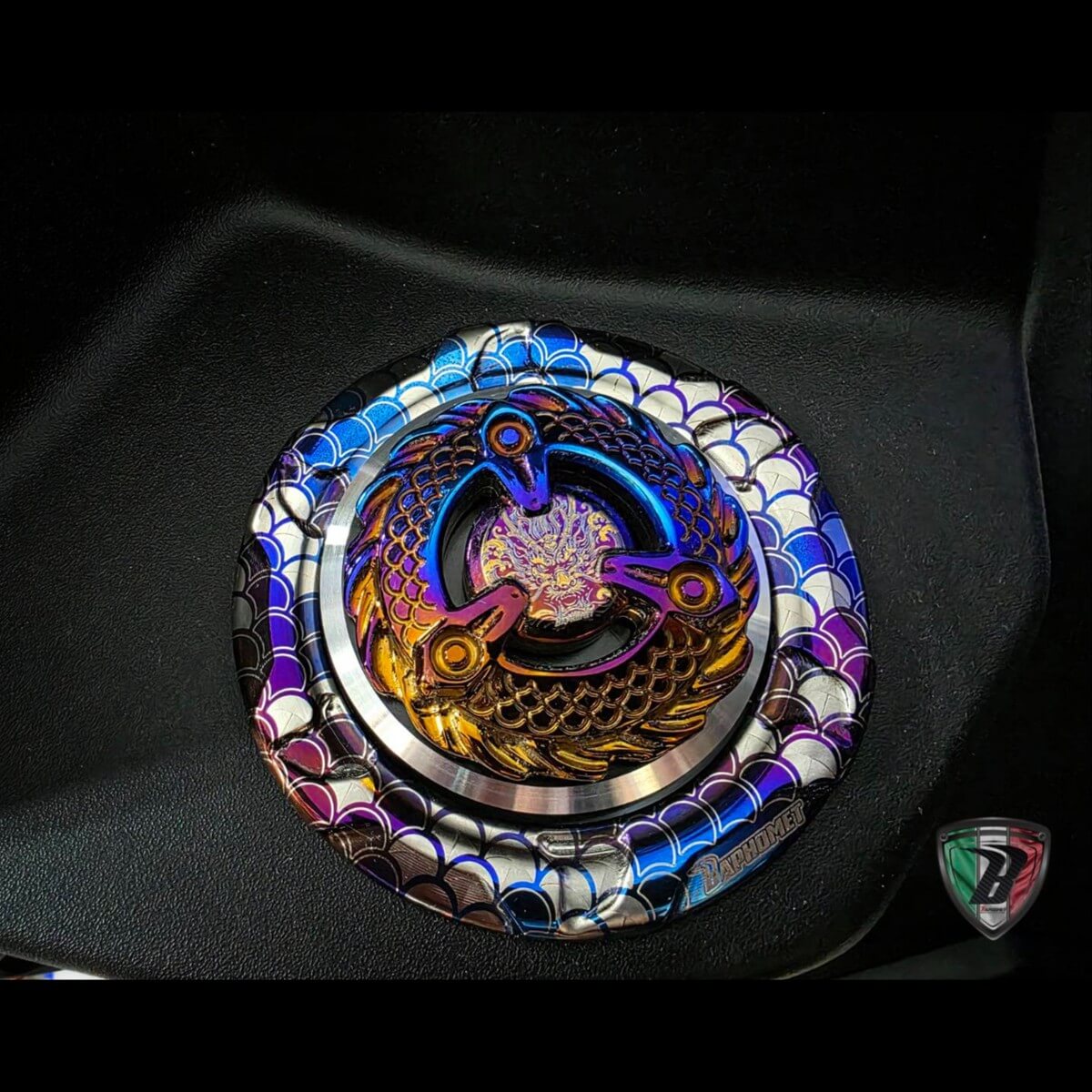 鈦合金蒼龍之心陀螺油箱蓋 (會轉動)