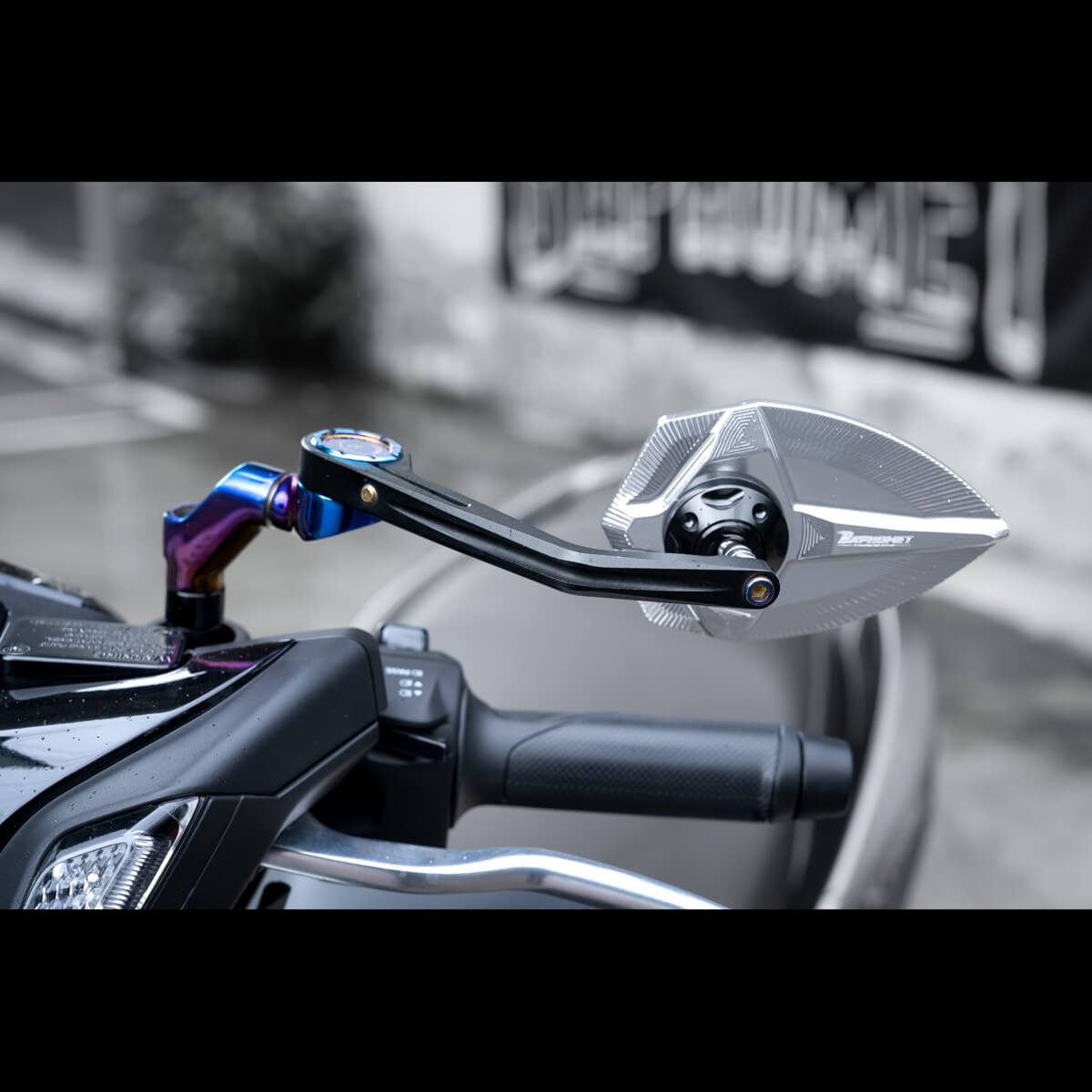 不銹鋼鍍鈦萬向座+手裡劍V2後照鏡